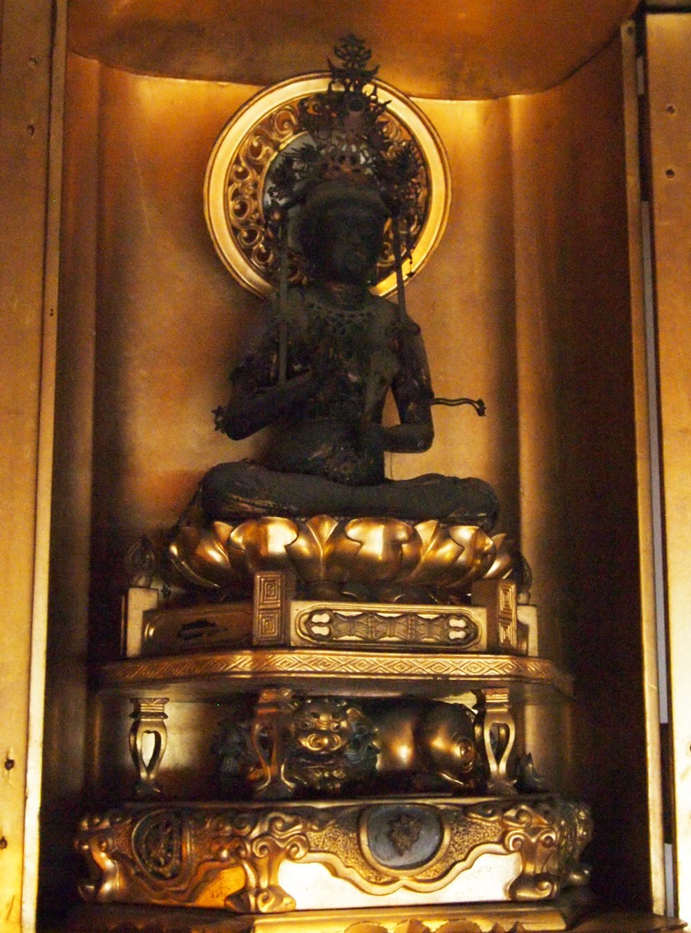 本尊:聖観世音菩薩坐像(観音さま)